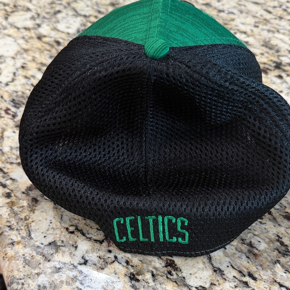 EUC Green and Black Boston Celtics Cap - Picture 2 of 3